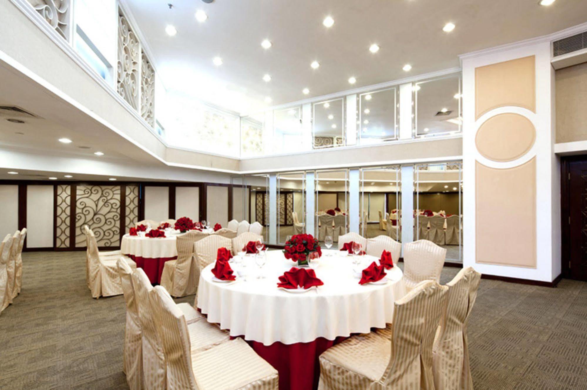 Rosedale Hotel & Suites Guangzhou - Free Shuttle Bus To Canton Fair Exterior photo